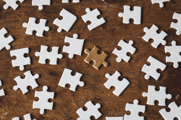 آموزش جذب مخاطب هدف: چکیده تجربیات نی‌نی‌سایت در سال 1404